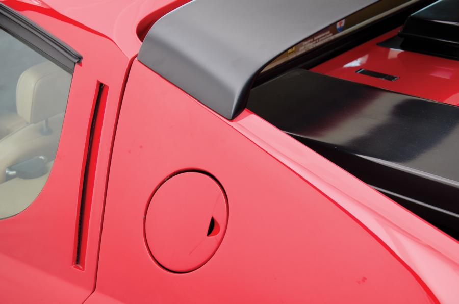 Ferrari 512 Berlinetta Boxer 1980 года  (фото 2 из 20)
